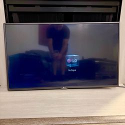 LG 42 Inch LED Tv Model 42LX530S Read Description