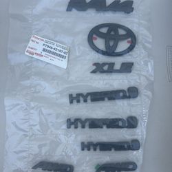 2019-2021 TOYOTA RAV4 HYBRID XLE BLACKOUT EMBLEM OVERLAY PT(contact info removed)7-02 OEM NEW
