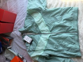 loose fit Nike UV protectant sweater