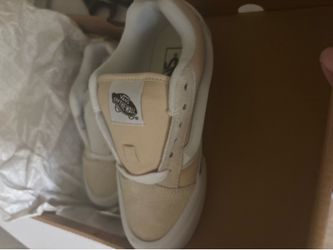Vans shoes size 5 and half in women’s