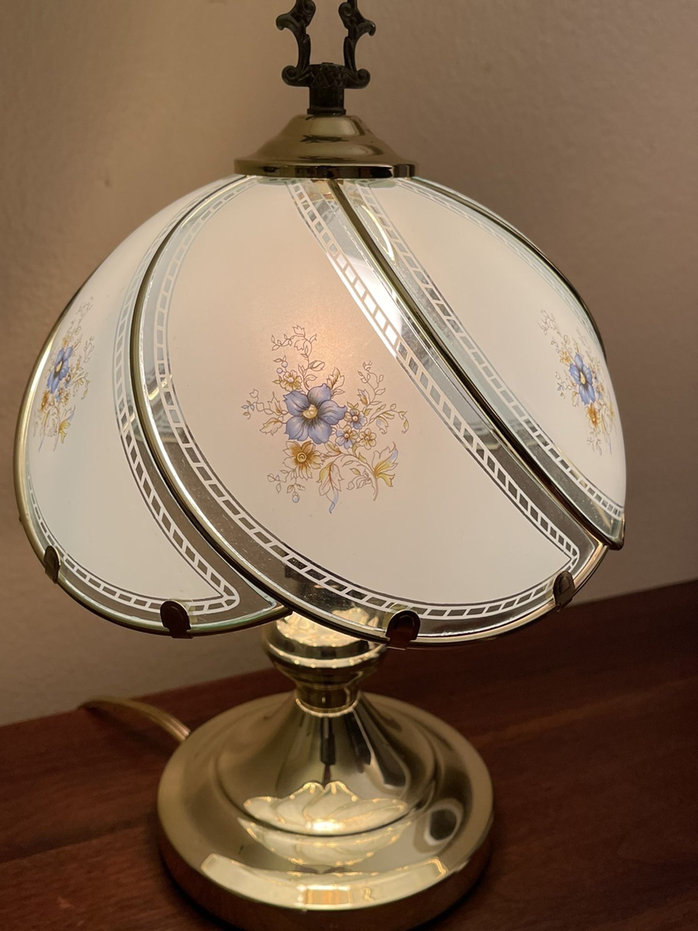 Small Vintage Touch Lamp