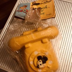 Vintage 1960’s 🤔 Walt Disney Squeek-a- Toy Yellow Mickey Mouse Telephone (package Is Jacked Up) 