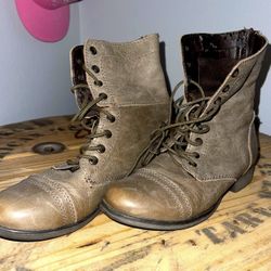 Steve Madden Combat Boot