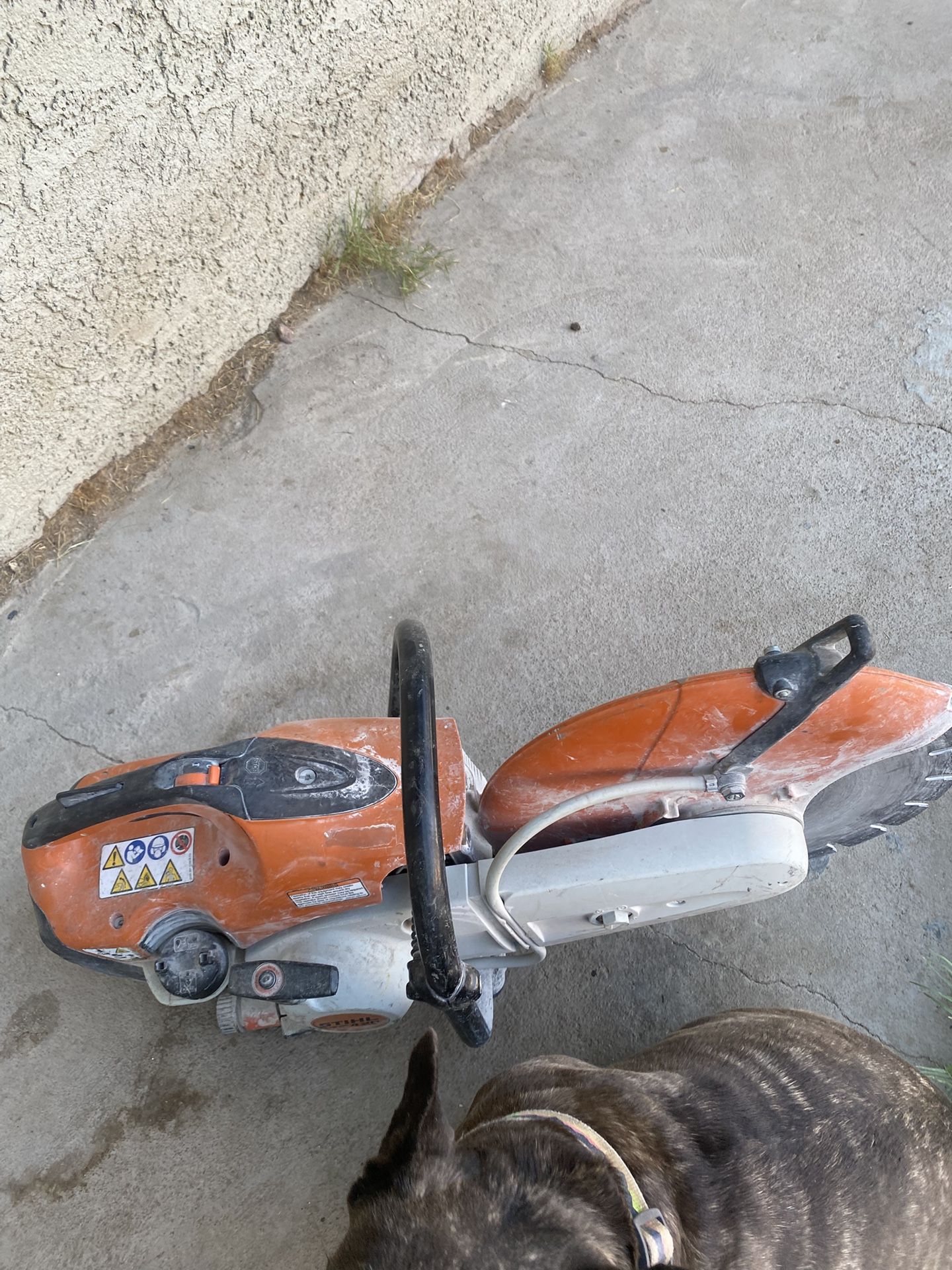 Concrete saw