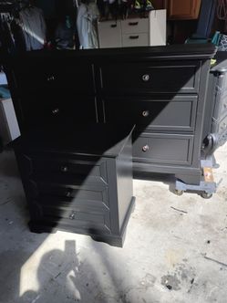 Black 6 drawer dresser and nightstand