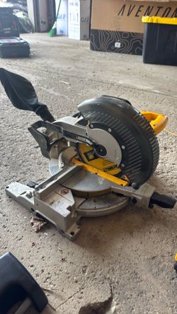 DEWALT 15 Amp  Saw
