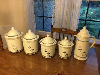 Pfaltzgraff canister set with matching insulated pitcher