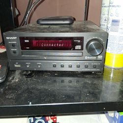 Sharp Receiver With Speakers