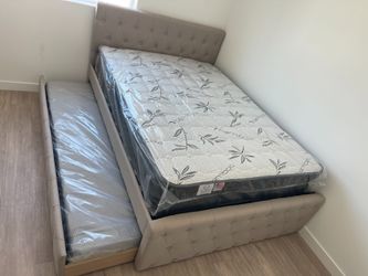 👉 Full Size Bed With Twin Size Trundle Bed With Both Mattresses Included In Price 