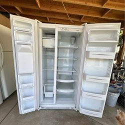WHIRLPOOL REFRIGERATOR 