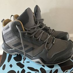 Adidas Terrex, gore tex