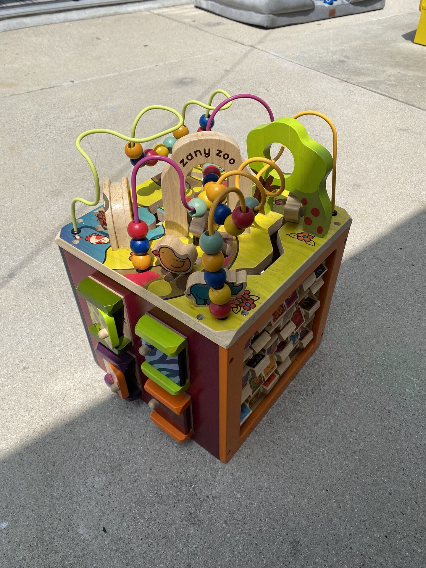 Zany Zoo Activity Cube 