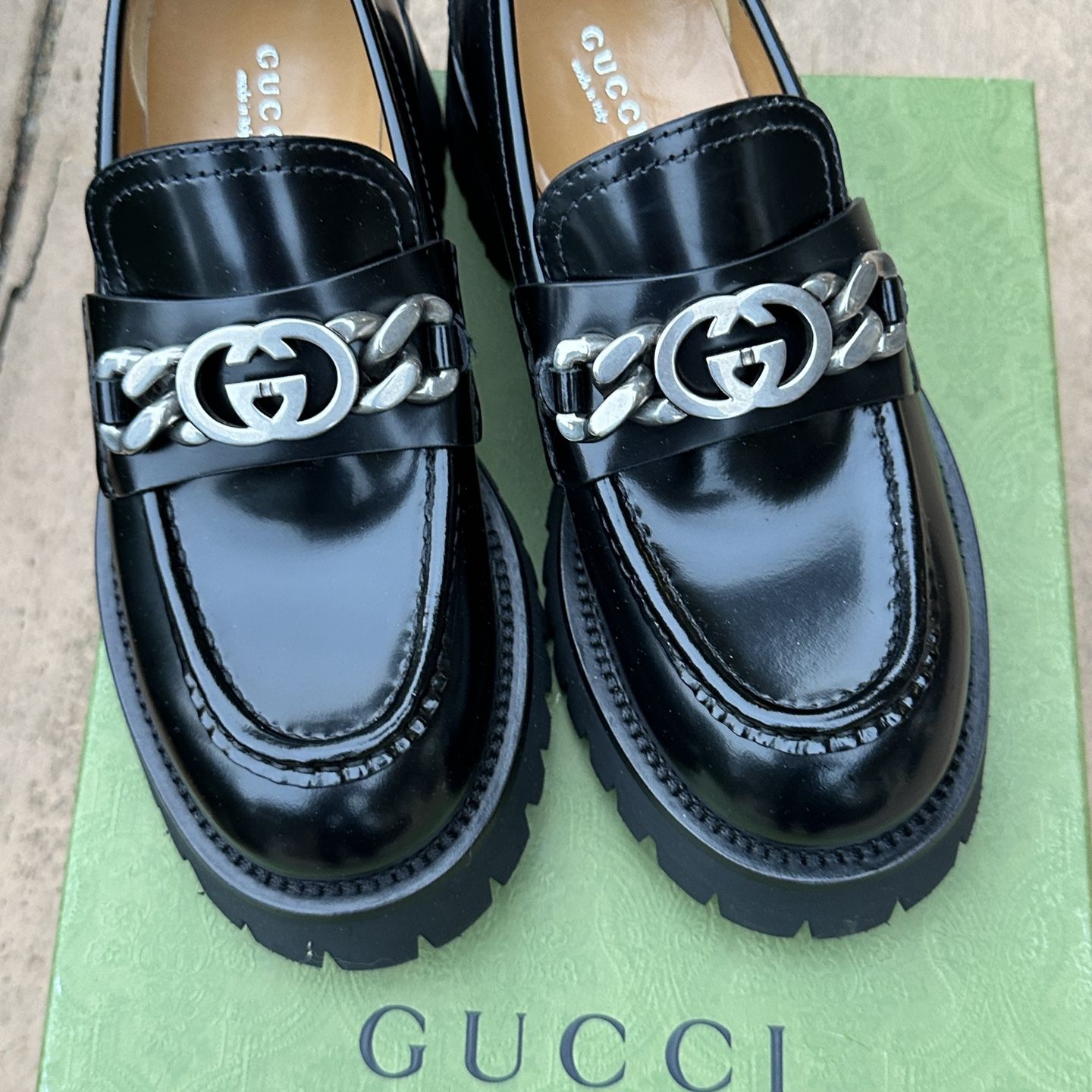 Women’s Gucci Black Chain Loafer Size 7.5 Brand New 