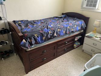 Twin bed  (with drawers built in)+ mattress