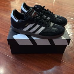 Black Adidas Samba OG!! Size 8 in men and 9 in women!!