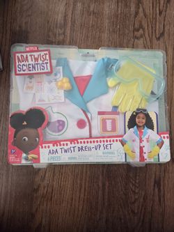 Ada Twist Dress Up