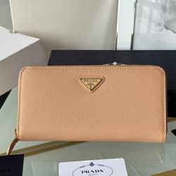 Fashion versatile must-have