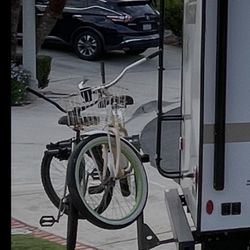 4 Bike Hitch Rack. 