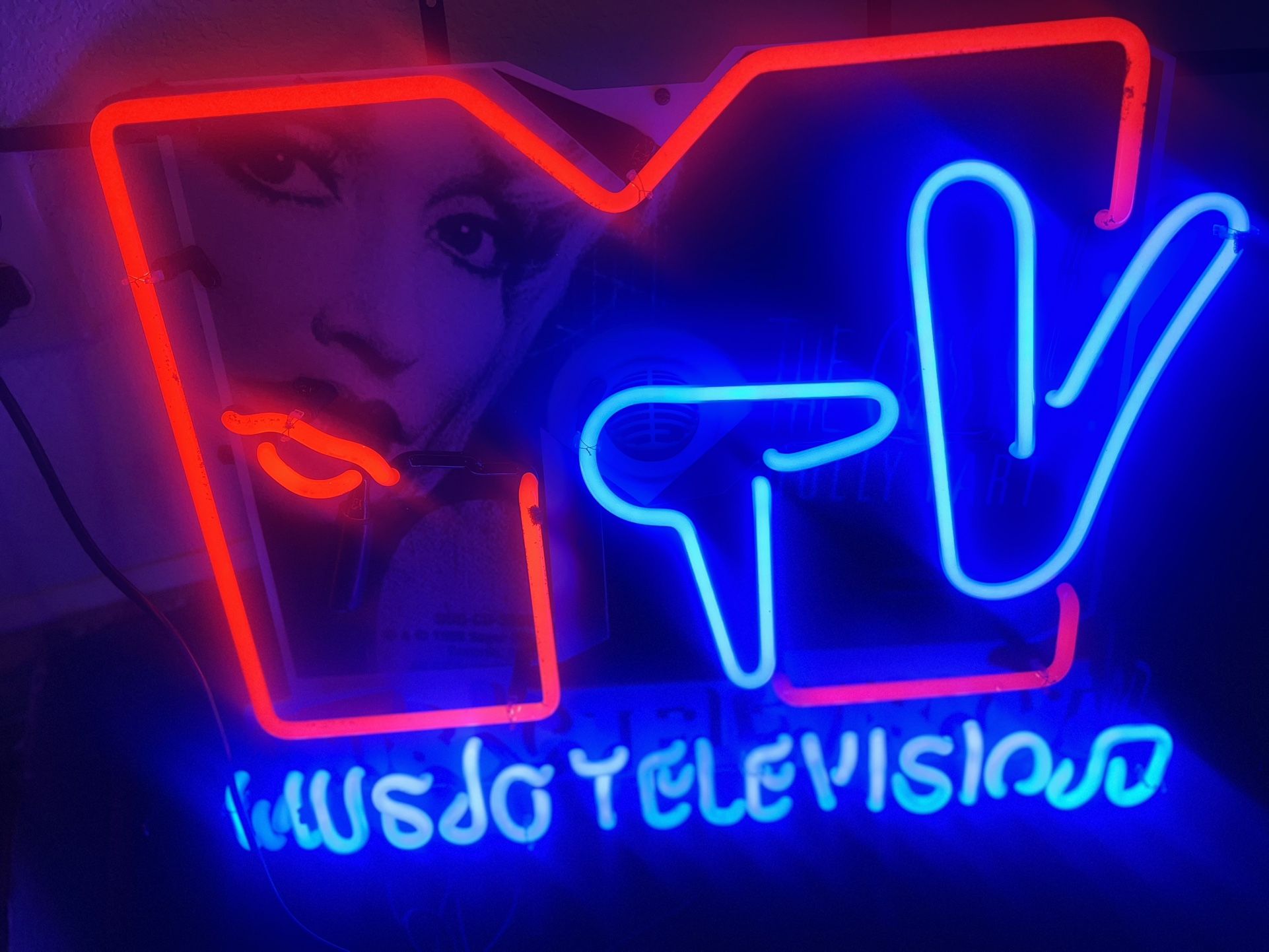 Neon Light MTV