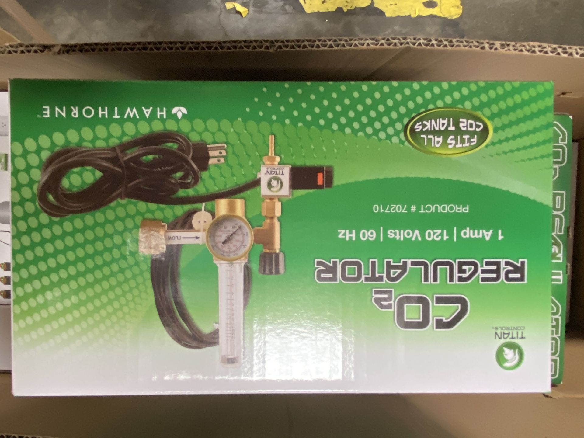 Titan Controls CO2 Regulator - Greenhouse Hydroponics Grow Room Pressure Gauge