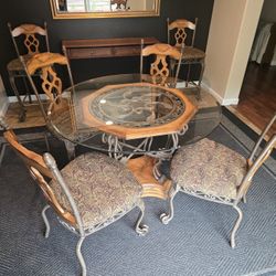 Gorgeous 8 Piece Dining Room Set 