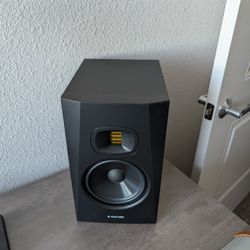 ADAM Audio T7V 7 Inch Powered Studio Monitors