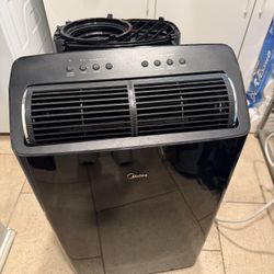 Midea 14,000 BTU Portable AC. Works Well — Hose Included (No Window Kit)