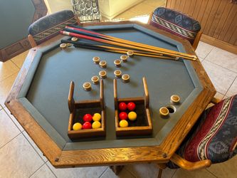 Octagonal Bumper Pool Poker Game Table & 4 Chairs