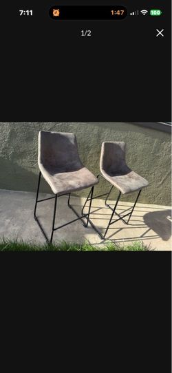 4 Bar Stools
