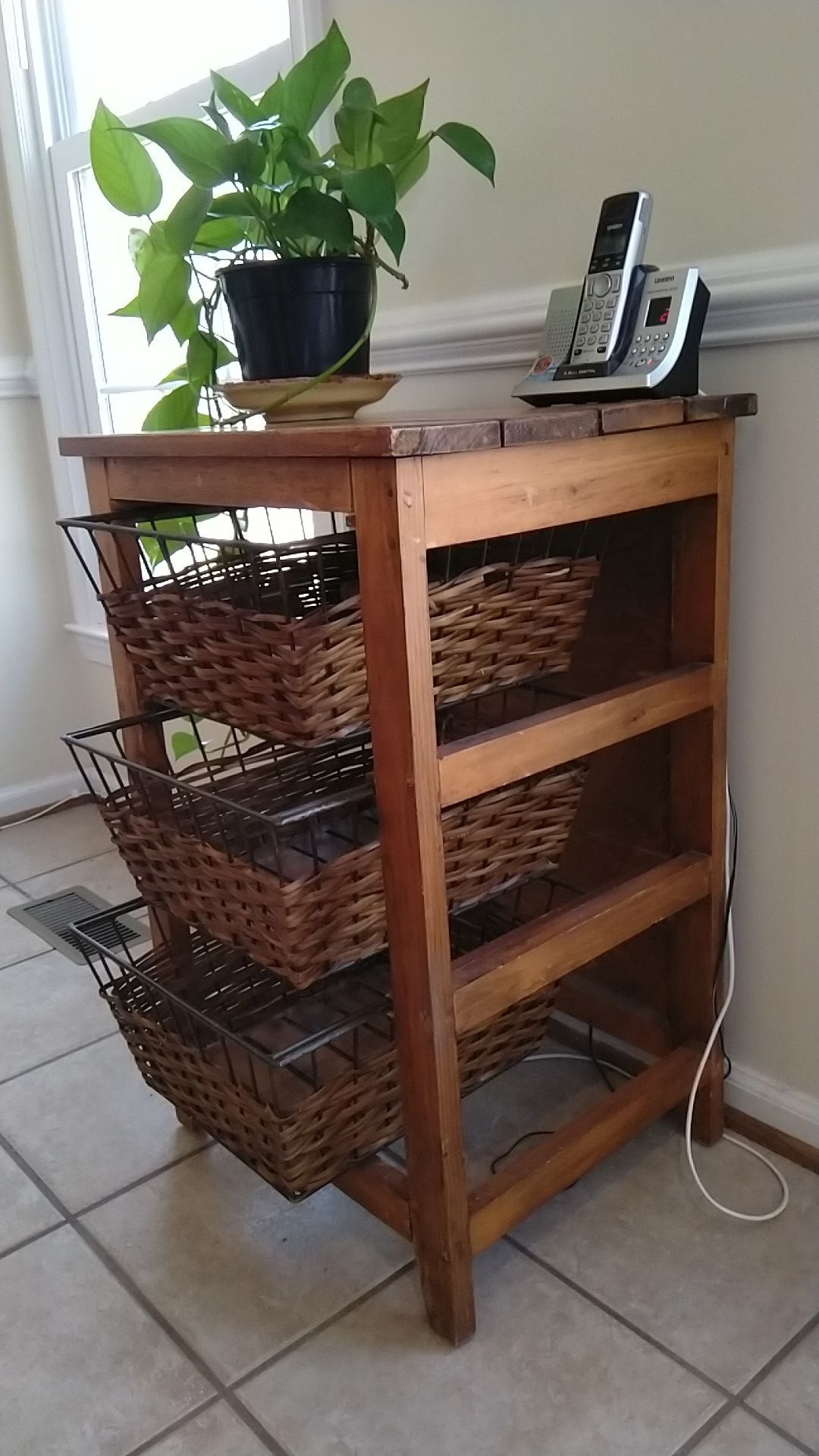 Kitchen, charming incidental table