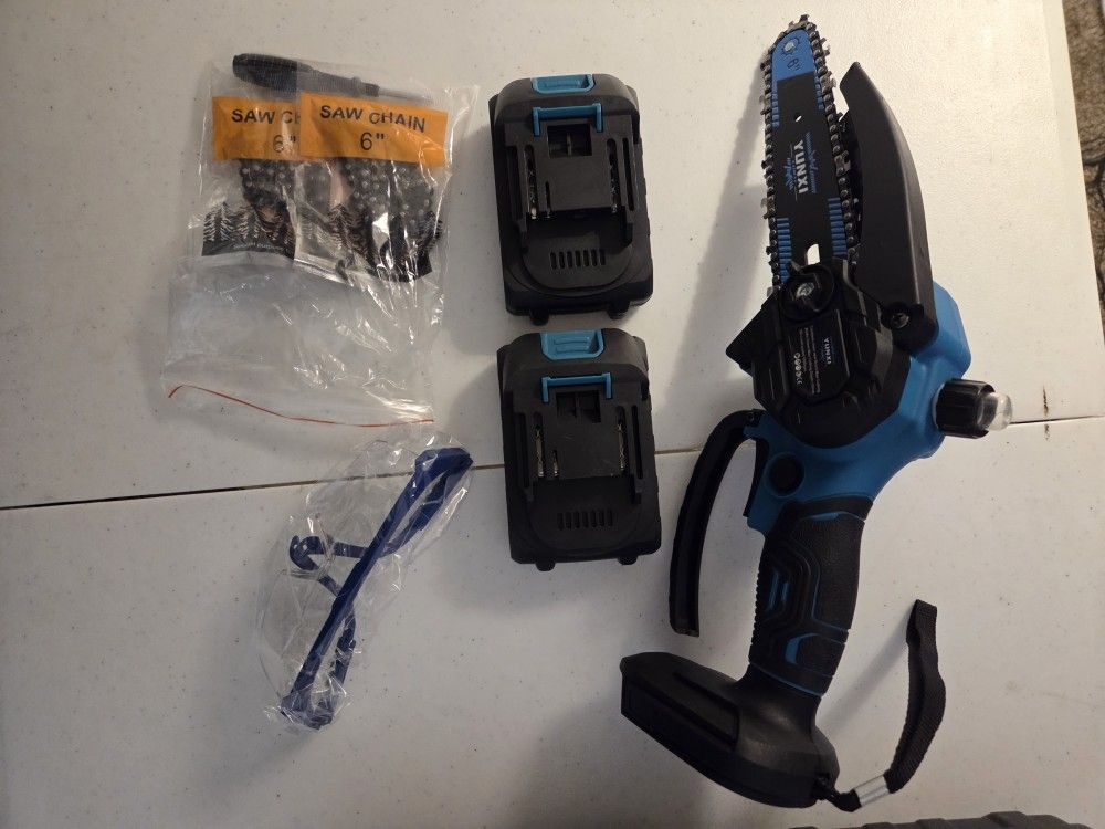 Cordless Mini Chainsaw 