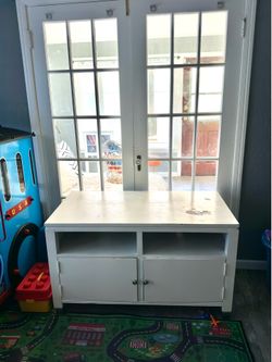 Free Media Stand/shelf