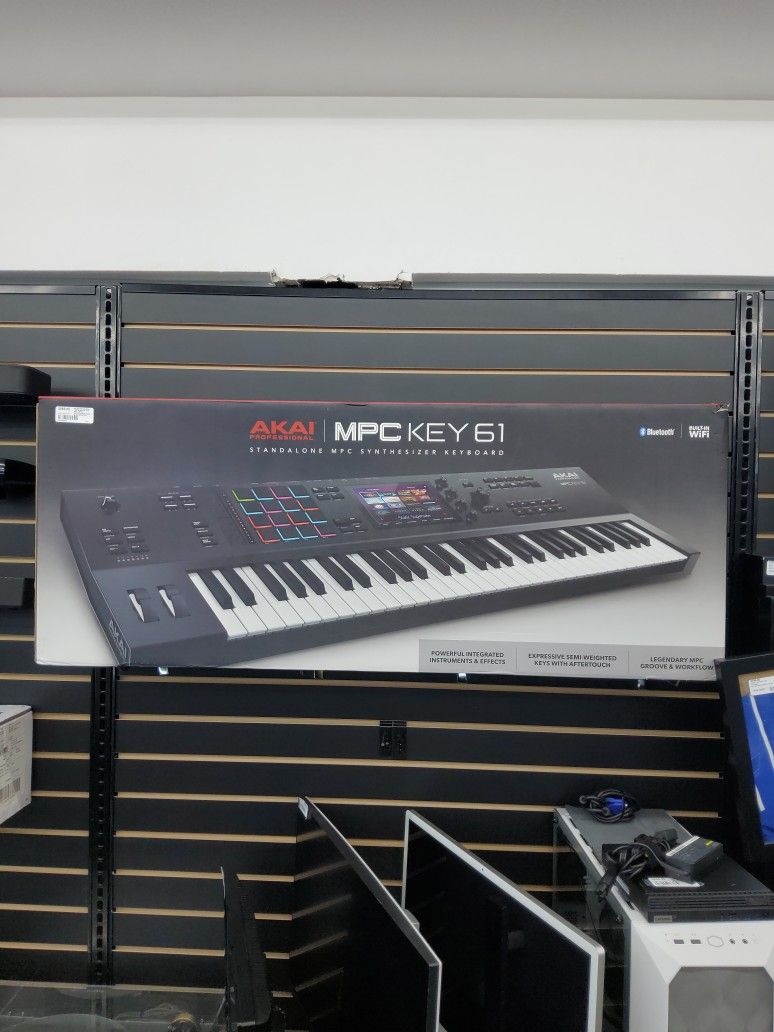 AKAI Mpc Key 61 Standalone Mpc Synthesizer Keyboard