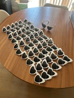 31 White Heart Sunglasses – Wedding & Party Favors