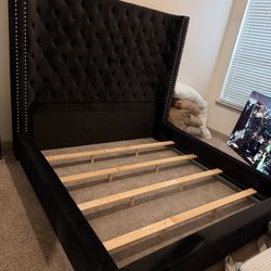 King Size Bed For Sale!  Excellent Condition 