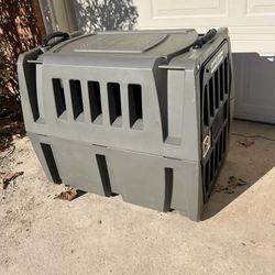 Large/Size~Gunner+Dog/kennel~carrier