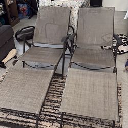Reclinable lawn chairs