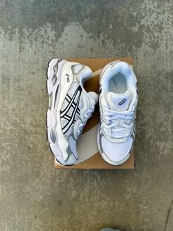 ASICS gel nyc (Size 7W)