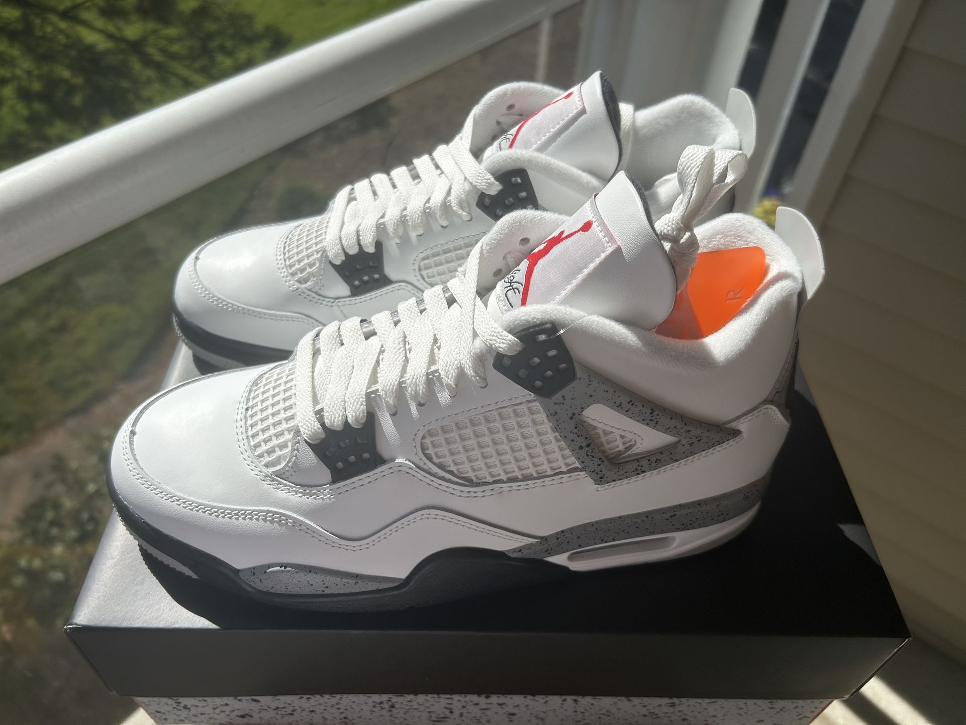 AIR JORDAN 4 RETRO WHITE CEMENT