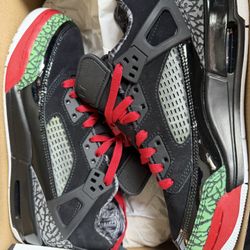 Jordan Spizike Low