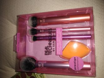 Real Technique Brushedu