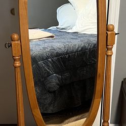 Stand up mirror