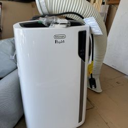 De'Longhi Pinguino 4-in-1: Air Conditioner, Heater, Dehumidifier, and Fan