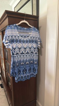 Women’s short sleeve XL Blue & white