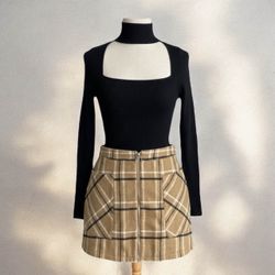 Super cute outfit turtle neck open chest & plaid skirt size medium
