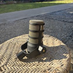 Rode Podmic 