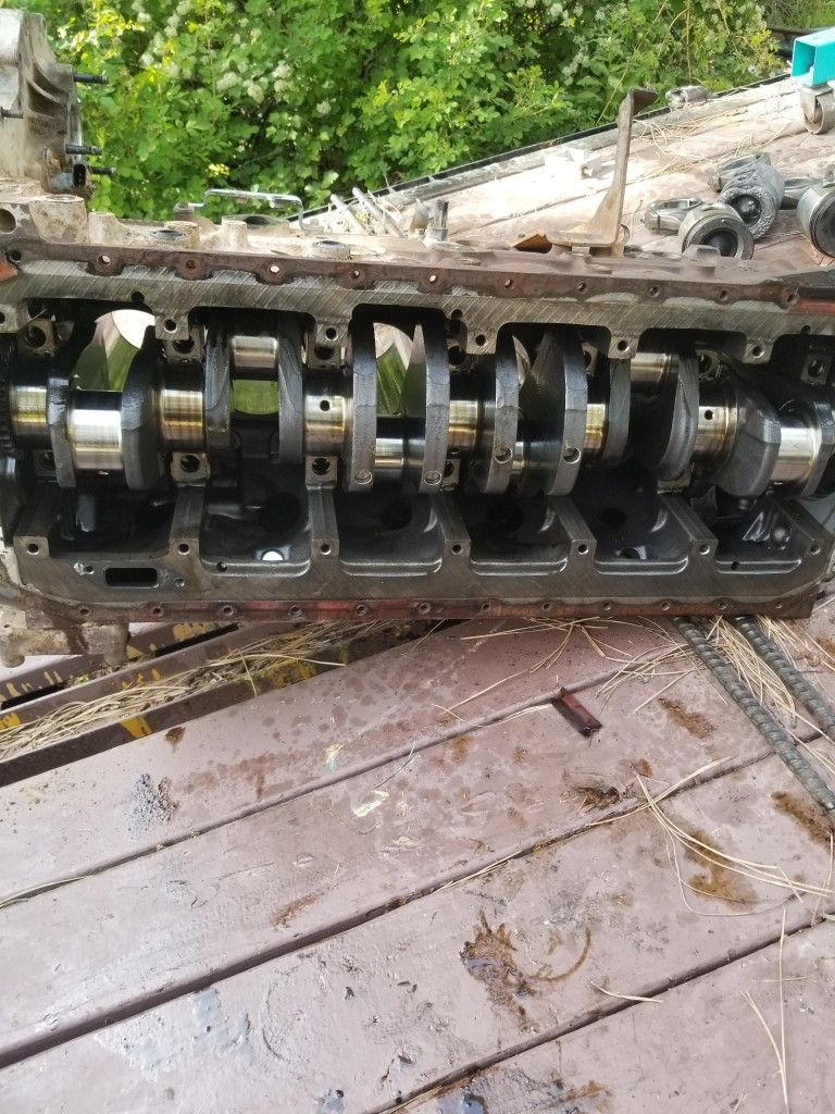 2004 Cummins 5.9 Engine