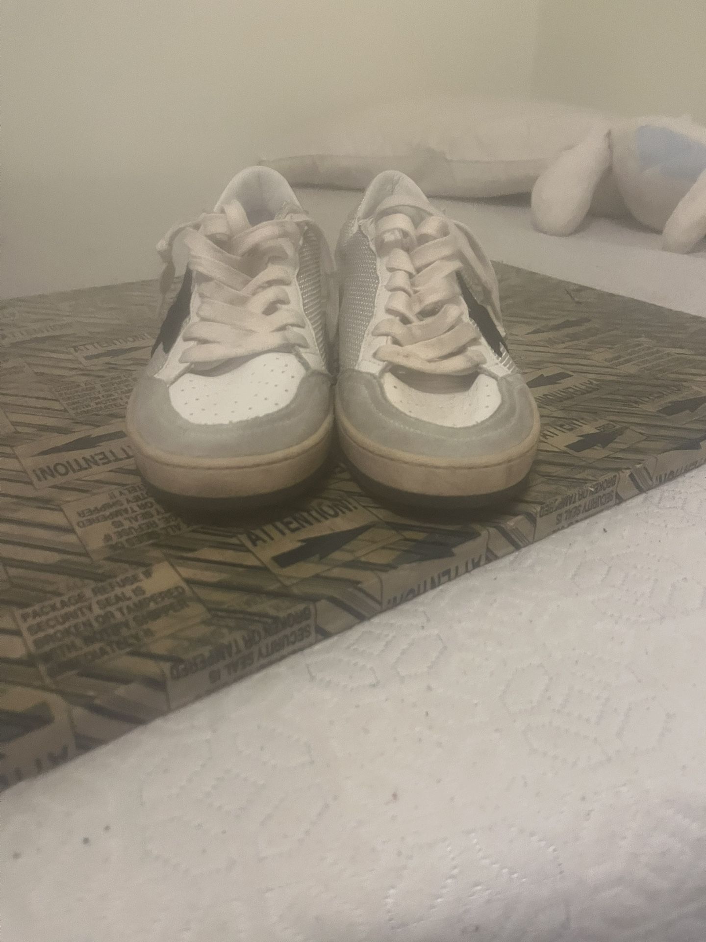 Golden Goose Ballstar Sneakers Size 6.5 Youth