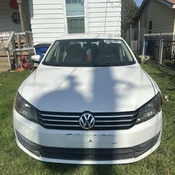 Volkswagen Passat White 2013