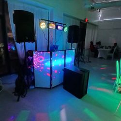 Dj Luces y Sonido Para Fiestas QSC 